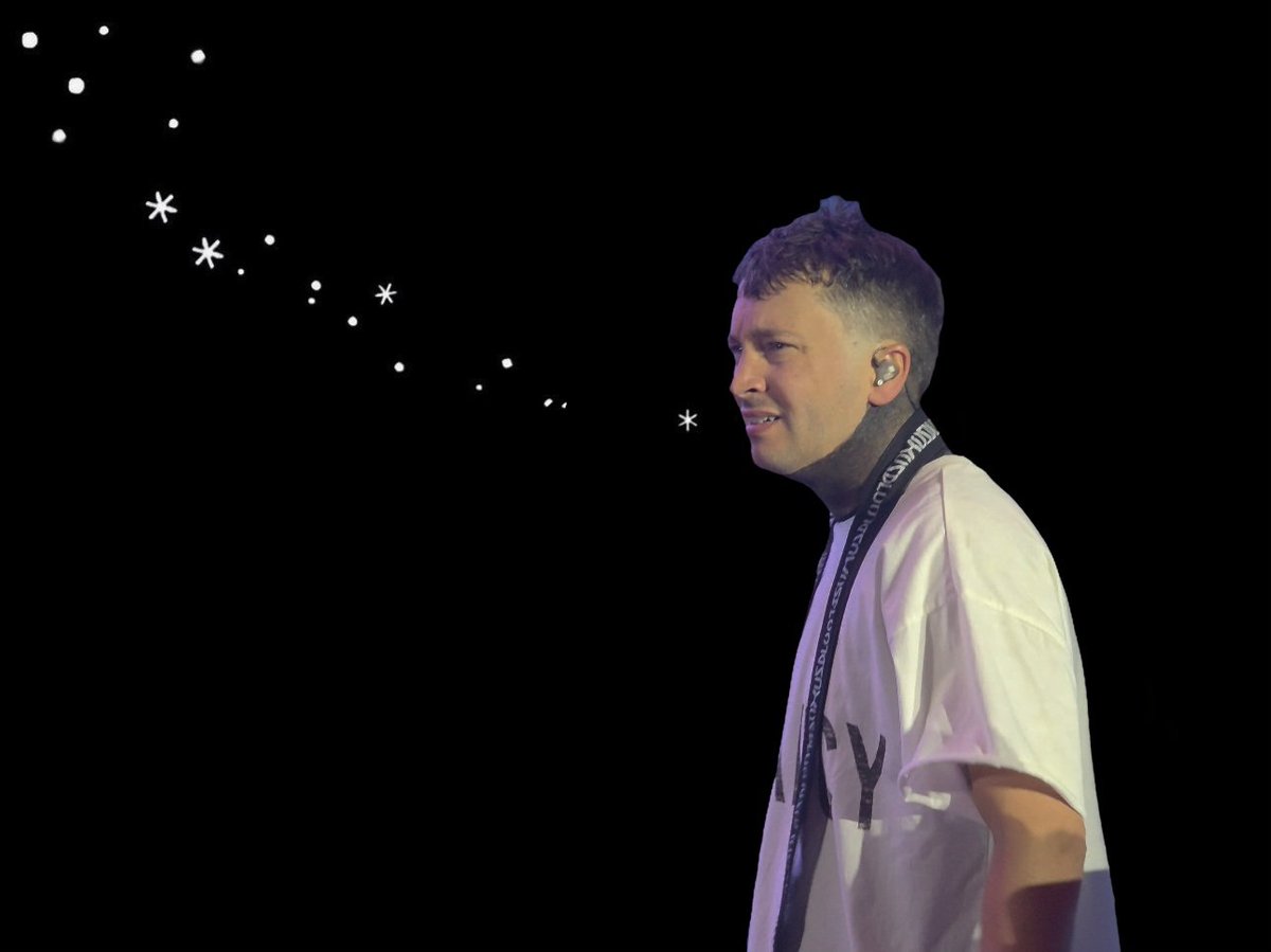 U
 　 S
             E

 　　　 Y
 　　　　 O
                       U
 　　　　　  R

 　　　    G
 　　　 L
                U
                    T
                     E
                   S
              ｡ ･ﾟ
        ｡°*. 
   ｡*･