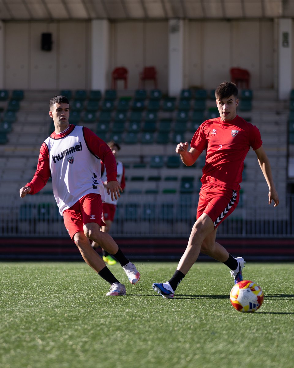arenas_club1909's tweet photo. ⚽️ Trabajo, trabajo y trabajo.

🎯 #TalaveraArenas

#ArenasClub #AupaHistorico 
#GetxoKirolak #Getxo https://t.co/7Tg1XYuVcW