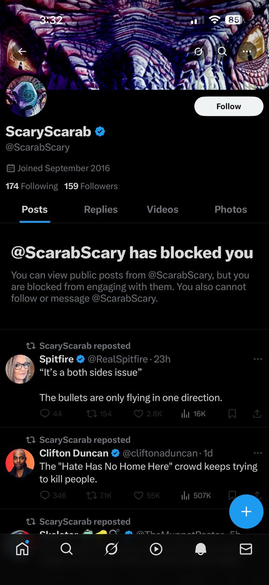 योशी tweet media