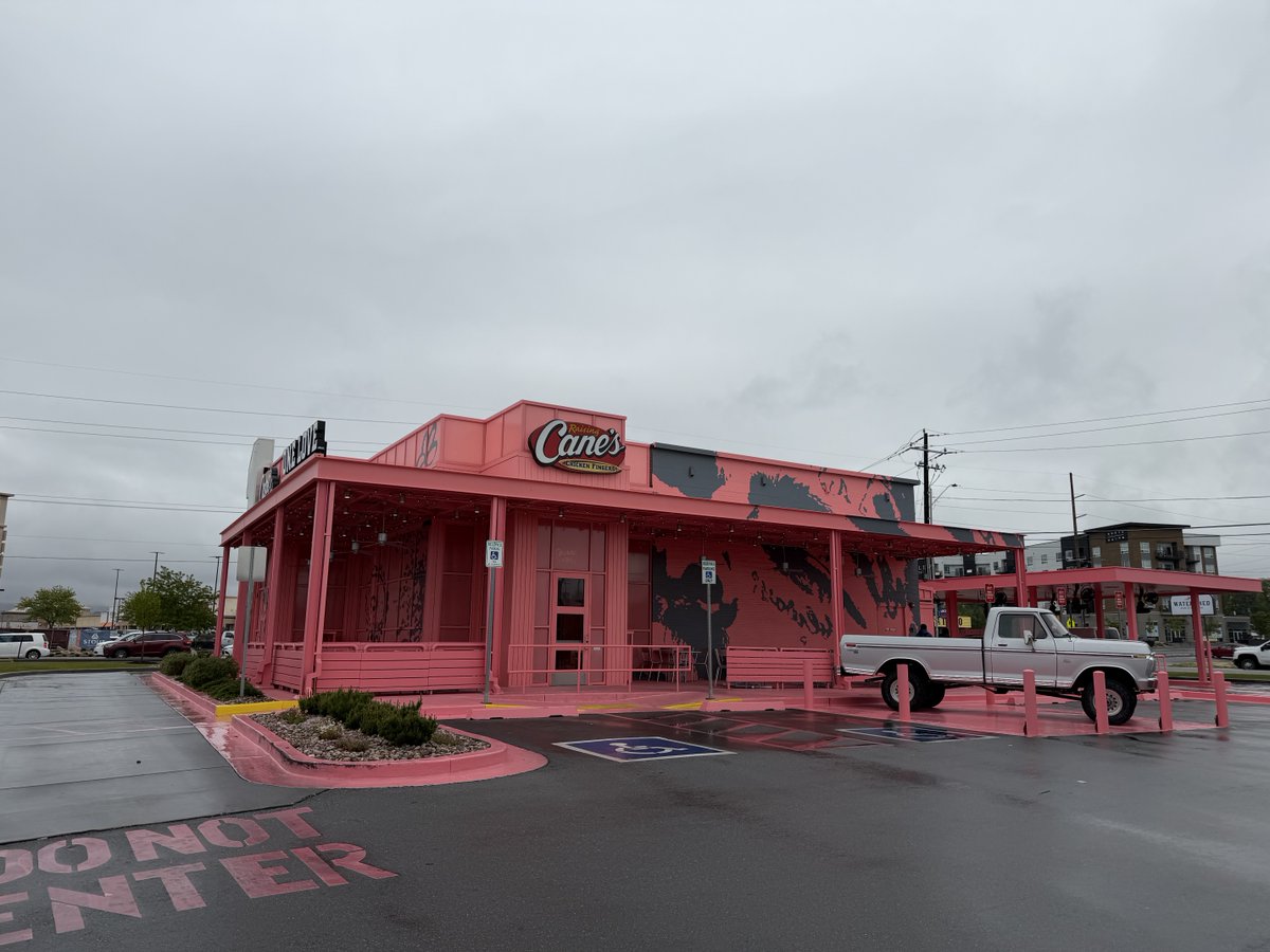 extremesb's tweet image. Post Malone inspired Raising Cane’s in Salt Lake City Utah…..👏💚 #RealEstate @happybellyfg $HBFG $HBFGF $HBFG.C #QSR