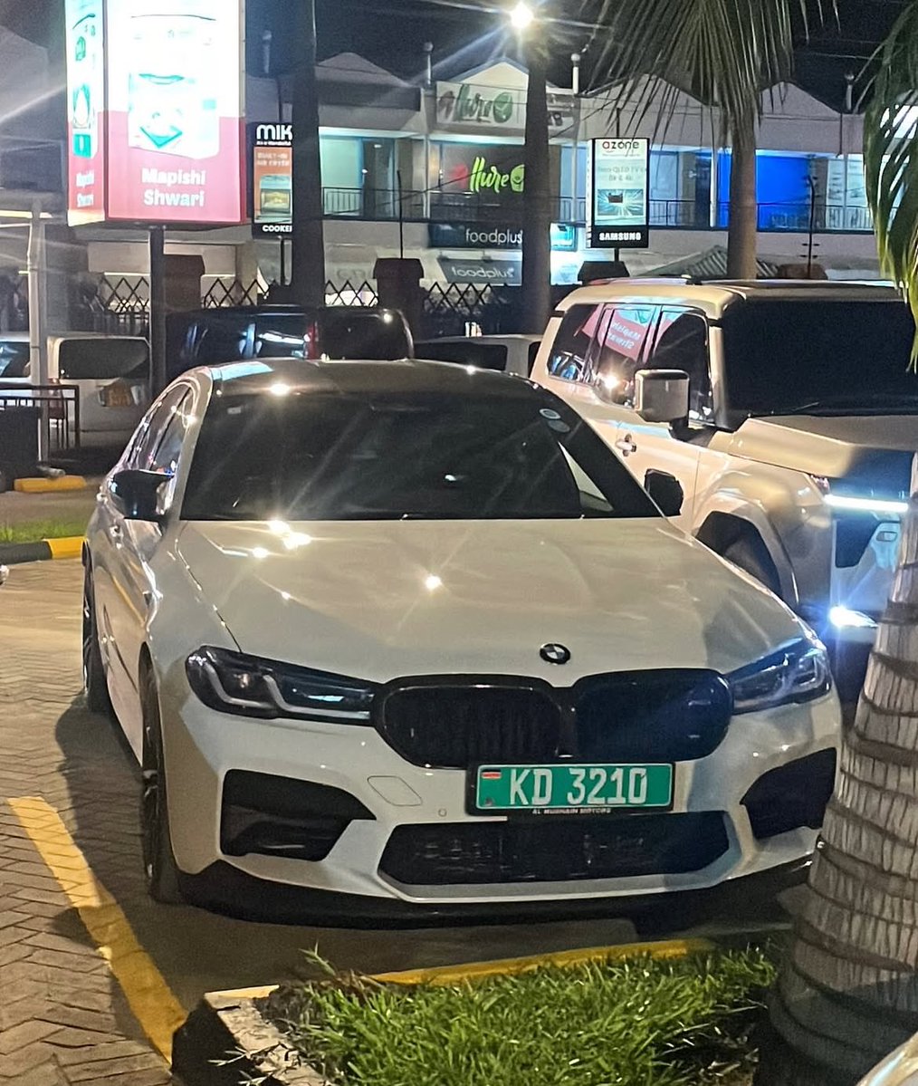 Cars in Kenya tweet media