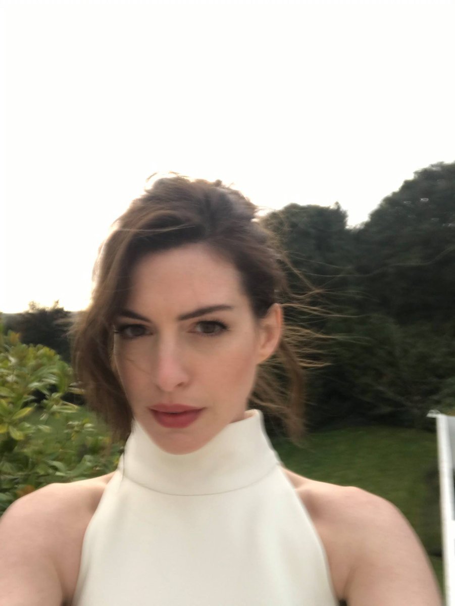 popsvibe's tweet photo. Anne Hathaway https://t.co/KHDmSq2Z5H