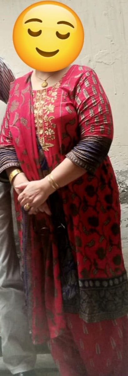 hotcpl222's tweet photo. My friend Ahsan khan mom https://t.co/oZYaUJ6Vhk