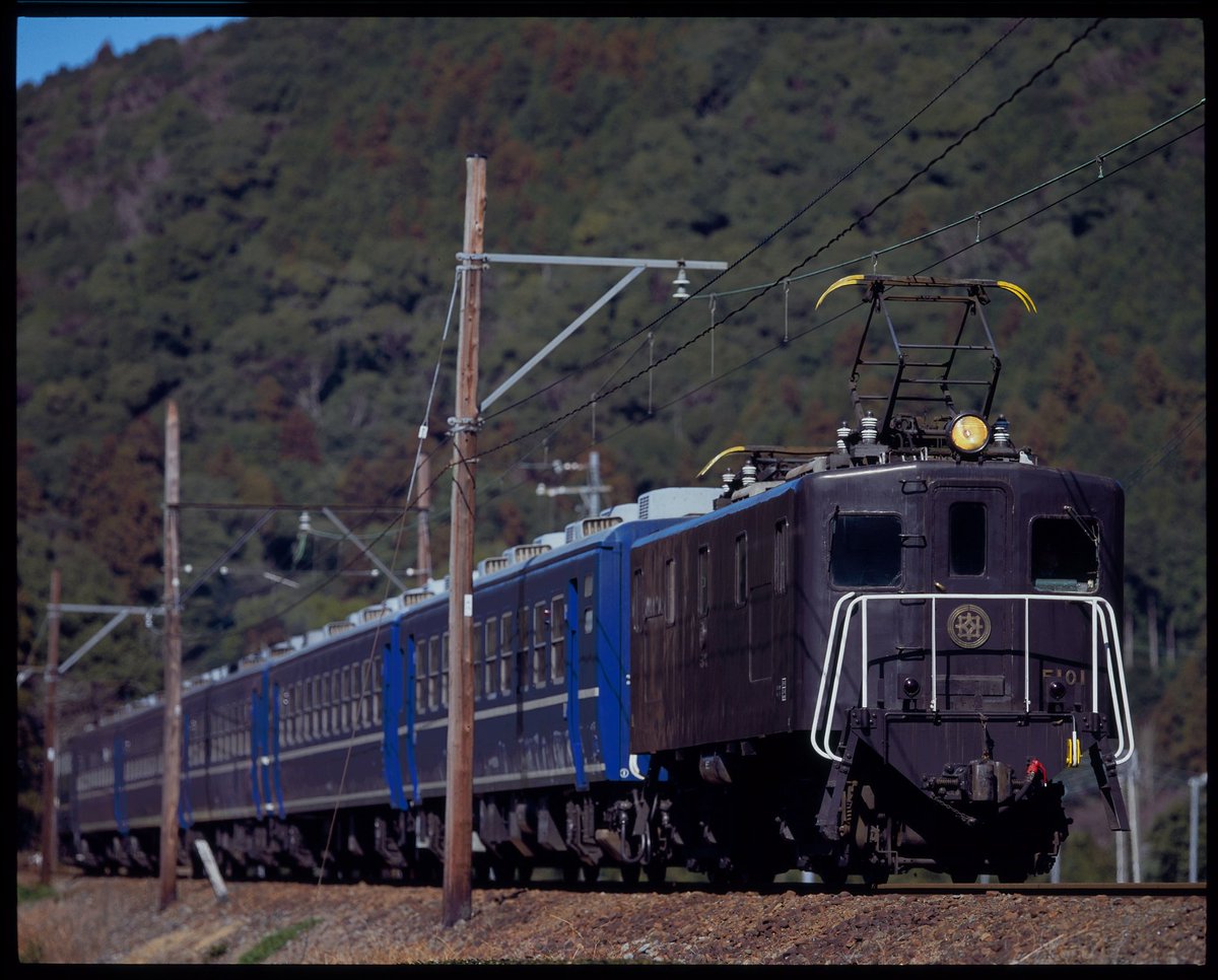 Zu_shimi_RVP100's tweet image. 3月の12系の続き、もうかなり昔のことに感じますが定番の抜里ストレートです
ここはバケヨンが使えるのが嬉しいですね
前パン姿もかっこいい
#大井川鐵道 #PENTAX67Ⅱ #フイルム写真 #12系 #RVP100