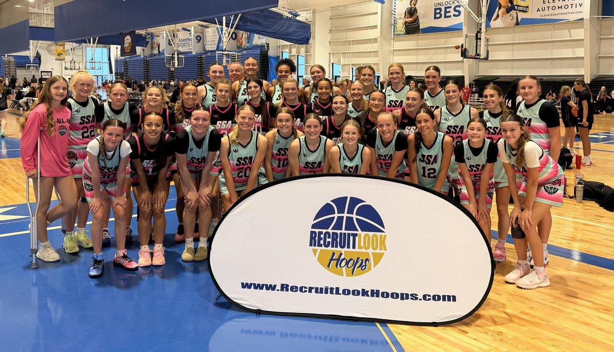 SSA_Girls_Hoops's tweet photo. Fun team pic with our 13’s, 14’s and 17’s. 
@RL_Hoops
@RL_HoopsGirls
@SSA_Girls_Hoops https://t.co/X0rd0g2OCb