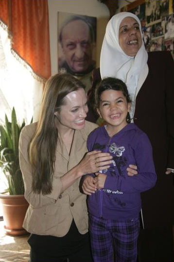 Toastiewiththe's tweet image. #AngelinaJolie 
angie's rainbow
Syria &amp;amp; Jordan October 2009
#UNHCR mission