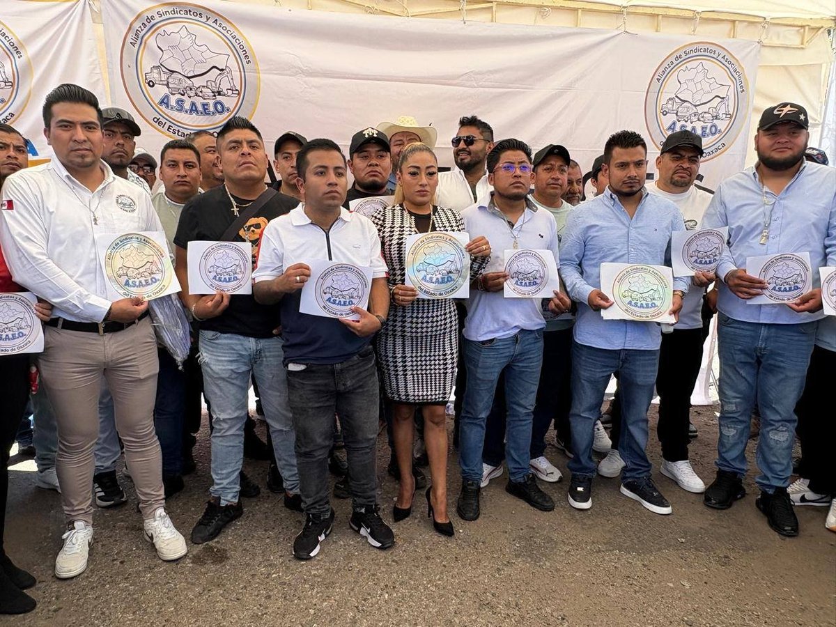 Tomas7J's tweet image. #AquíEstán 
Algunos d  los transportistas d La Alianza d Sindicatos y Asociaciones dl Estado de Oaxaca" (ASAEO) que ayer sembraron pánico en La Fundición San Martín Mexicapan, #Oaxaca se exhiben hoy
Iván alias El Cuquis
#SharonCuriel, mejor conocida como Italia
@FISCALIA_GobOax