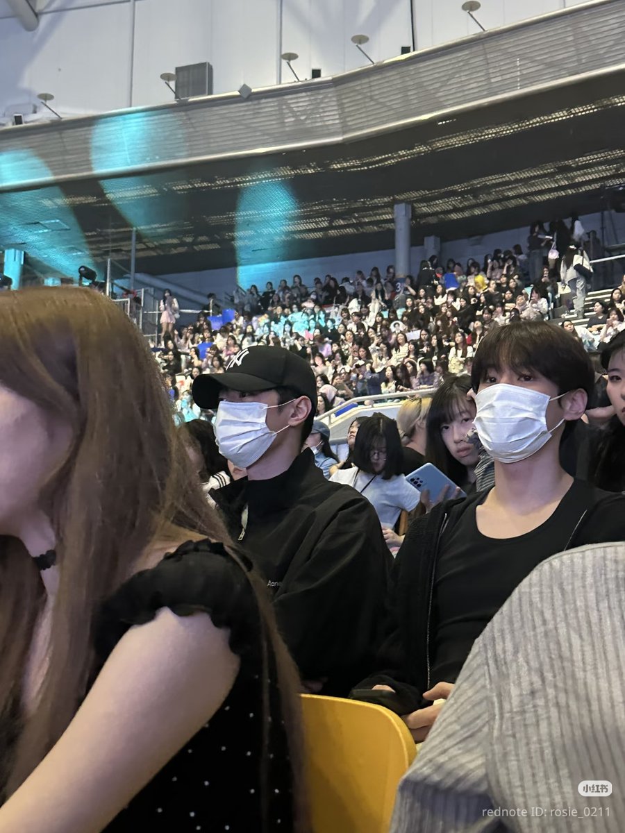 𝚋𝚎𝚕𝚕𝚎 | 벨 tweet media