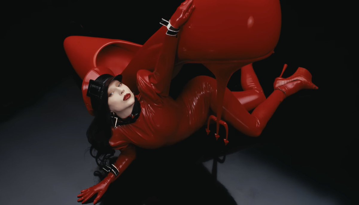 TⱯY 🪩🫧🖤 tweet media