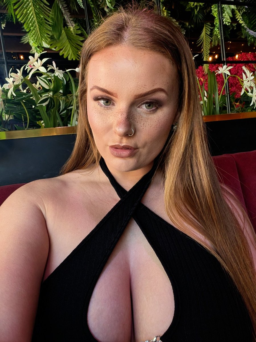 onlyalanajane's tweet photo. Would you be happy if I showed up on a blind date?🤭 https://t.co/YPT825xJZU
