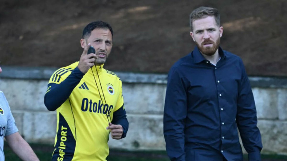 SametKoc53438's tweet photo. 🚨 SON DAKİKA
Fenerbahçe’de köklü değişim!
Domenico Tedesco ve Devin Özek ile yollar ayrıldı.
Takım artık Zeki Murat Göle’ye emanet.
Bu hamle sezonu kurtarır mı?
#SONDAKİKA
#Tedescoİstifa
#DevinÖzekistifa
#Fenerbahçe https://t.co/0C8iLhwDtn