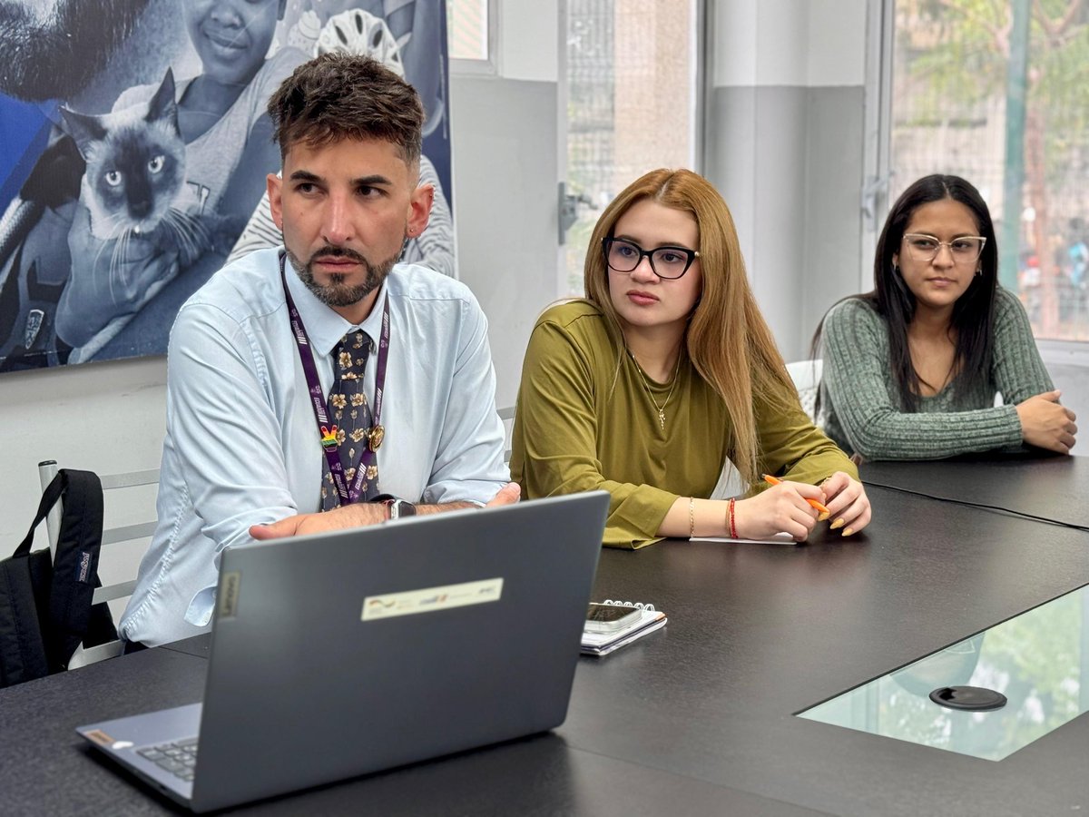 CCPD_DURAN's tweet photo. Fortalecemos el trabajo articulado 🤝
Desde el CCPD Durán mantuvimos una reunión con la Subsecretaría del Ministerio de Gobierno para avanzar en políticas públicas que garanticen los derechos de los grupos de atención prioritaria.

#Durán #ProtecciónDeDerechos #TrabajoArticulado https://t.co/HRpKumD6IK