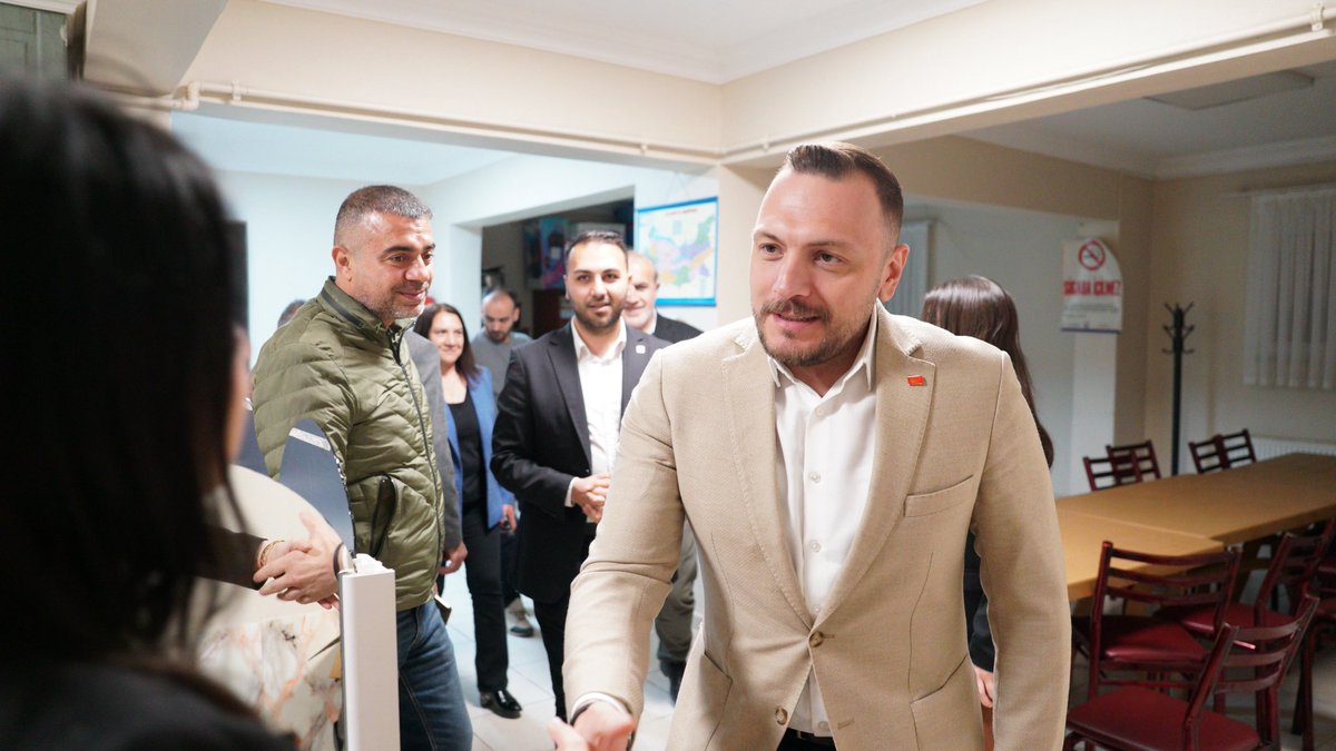 ozgurilcekartal's tweet photo. Bugün Yakacık Çarşı Mahalle birimimizin toplantısına katılarak çalışmalarımızı değerlendirdik.

Kartal’da 20 mahallemizle birlikte, dayanışmayı büyüterek, daha güçlü ve daha örgütlü bir şekilde yolumuza kararlılıkla devam ediyoruz.
#chpkartal https://t.co/SVRtYZHKPH