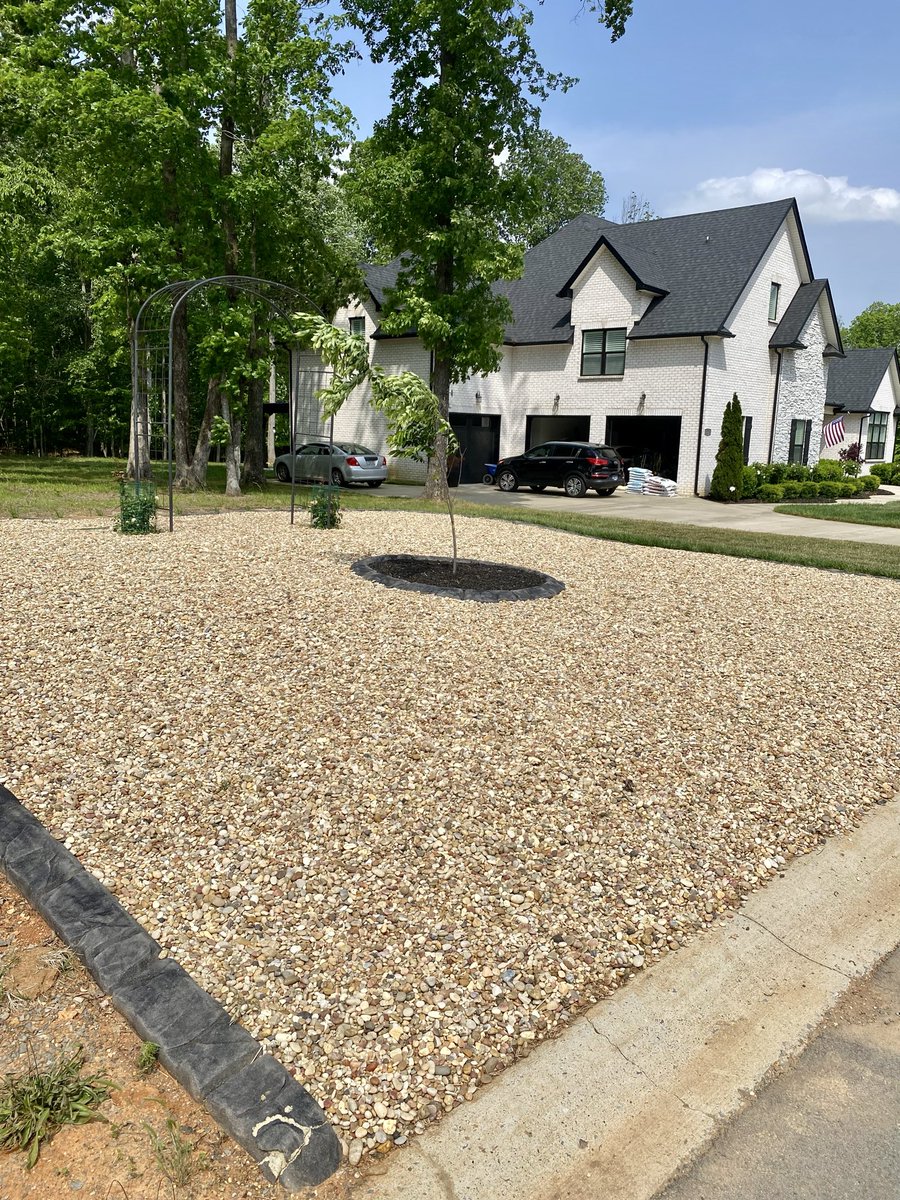 ARBlackwell_X's tweet image. Two months. Every spare hour. A little sun poisoning.

Worth it.

#Landscaping #OutdoorLiving #BuiltNotBought