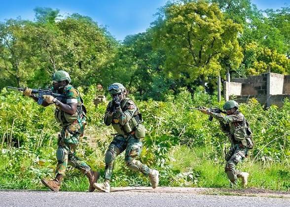 SIKAOFFICIAL1's tweet image. The Ghana Armed Forces has confirmed that an escort convoy protecting 140 civilians was attacked at Binduri on Monday, 27th April, 2026, while traveling from Bawku to Bolga. 

Unfortunately the attack left three(3) civilians dead and one other person injured.

The military