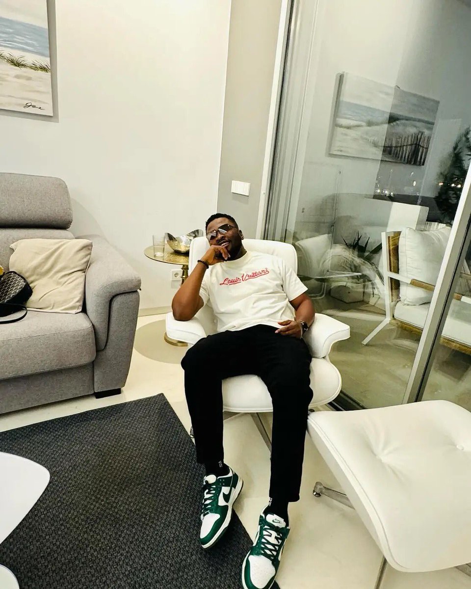 Frosh🎚 tweet media