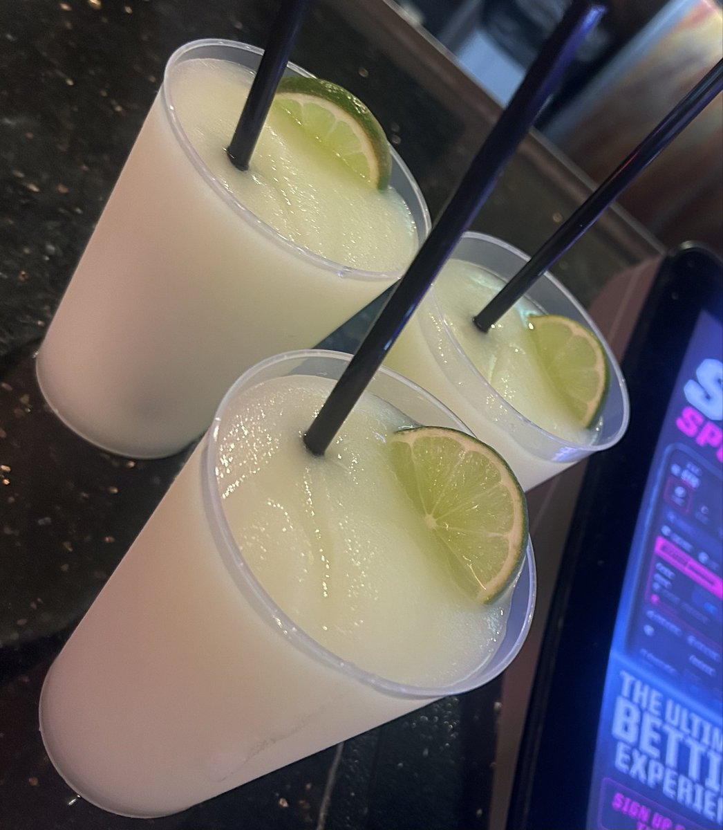 tEquiLa bAbEs 🥃 tweet media