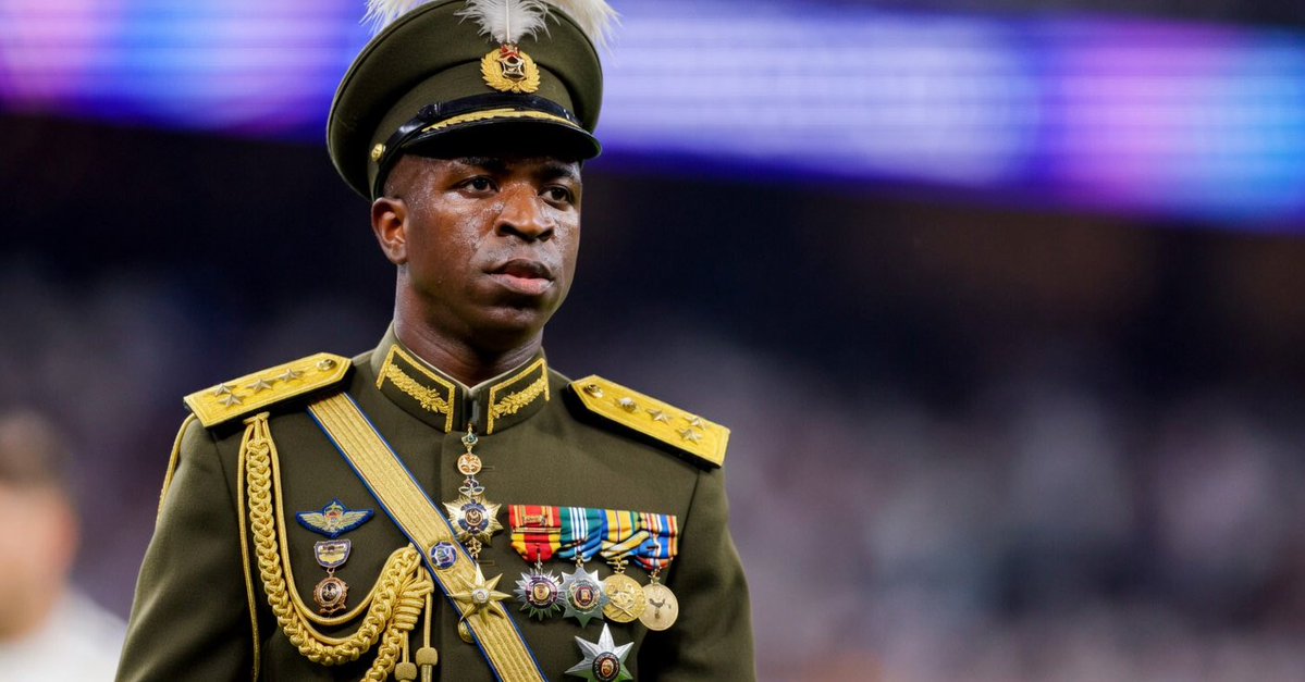 كُمكُم tweet media