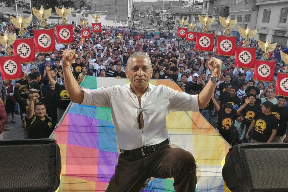 mario736957's tweet photo. @MGoblinciano Cuando nuestro führer Antauro sea dictador✏✏✏
EXPROPIAREMOS los canales  y las cuentas del CORI y serán entregados al pueblo organizado✏✏✏
Heil antauro/✏✏✏🇵🇪 https://t.co/hb9IDZoNHX