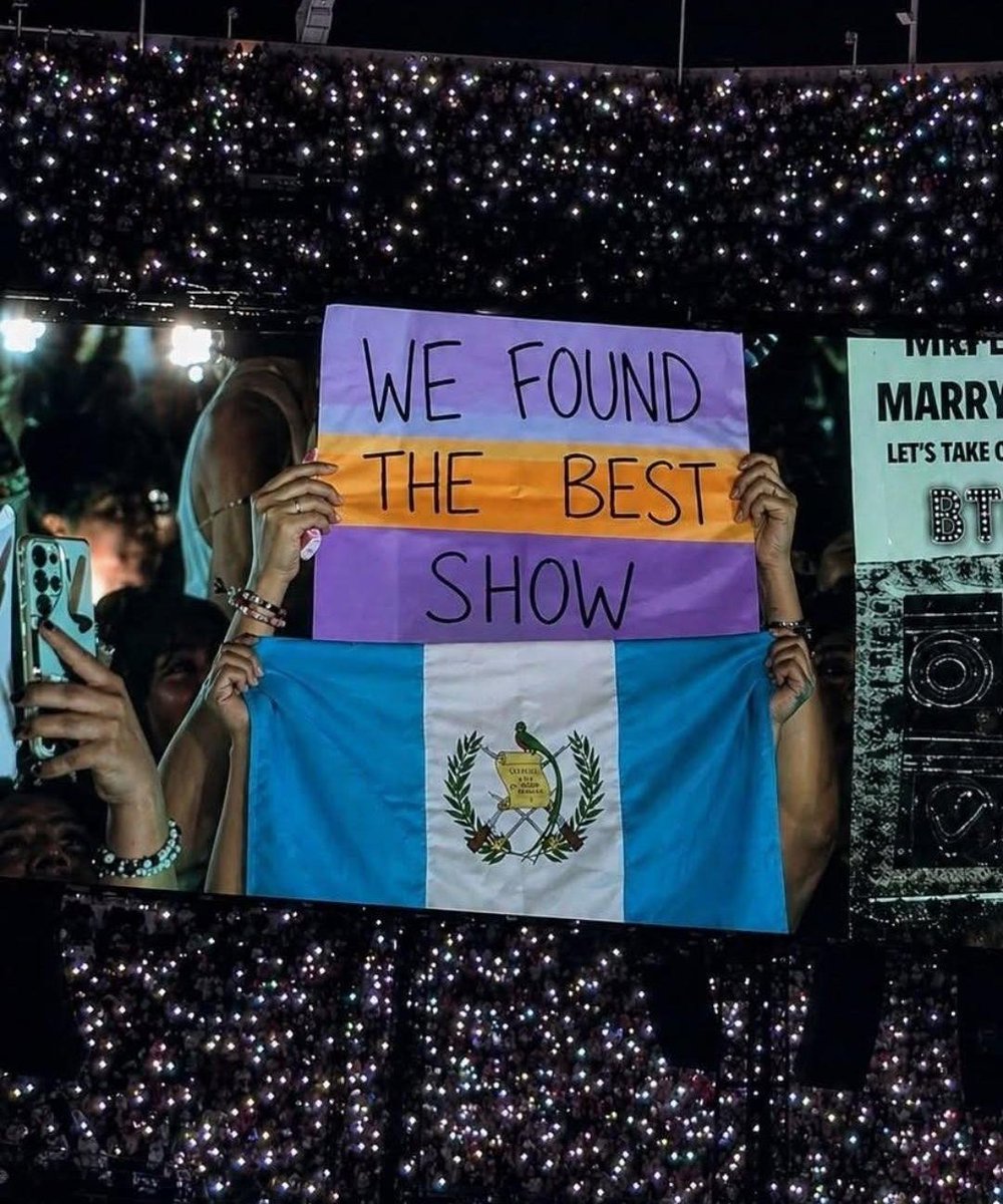 BTS_Guatemala's tweet photo. [DATO] ✍🏻

Durante el primer y segundo día de la gira 'ARIRANG' de @BTS_twt  en Tampa se pudo ver la bandera de Guatemala y un cartel que contenía la frase "We can spend a lifetime watching you" haciendo referencia a la frase de la canción 'Swim' y...

(+)👇 https://t.co/BiAQEojxku