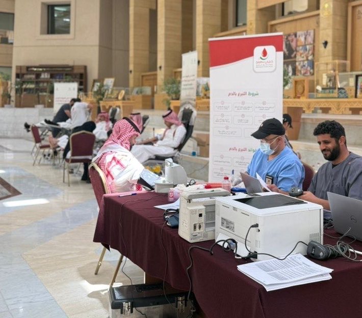EmarahAlQassim's tweet photo. بتوجيه من سمو أمير منطقة القصيم..
شارك منسوبي إمارة منطقة القصيم في حملة التبرع بالدم لضيوف الرحمن التي تنظمها جمعية أصدقاء بنوك الدم الخيرية  ، لدعم مخزون بنوك الدم بمستشفيات مكة المكرمة . https://t.co/00kxbiFvt2