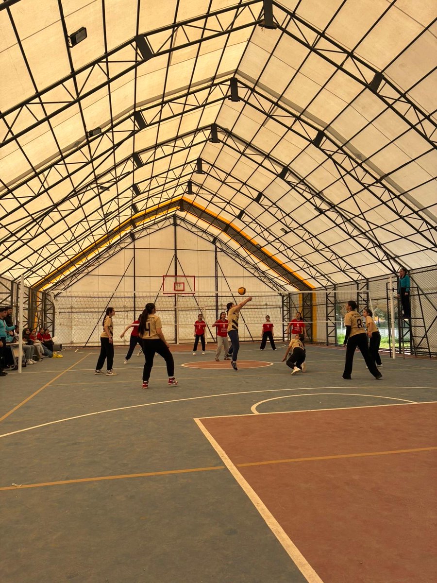 besiktask88815's tweet photo. Nurdağı Gençlik ve Spor İlçe Müdürlüğü olarak Okullararası yıldızlar voleybol turnuvası başlamıştır. Katılan takımlarımıza başarılar dileriz.
@BBozgeyik_27 @Numannafizsahin @ncerciyas @YILDIRIRMehmet @hruhimor @demirlevent1 https://t.co/LVVhqsDGA6
