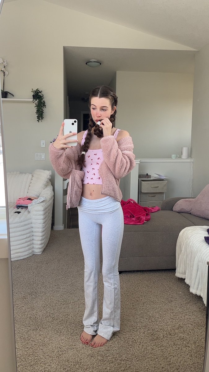 AllyMayyRose tweet media