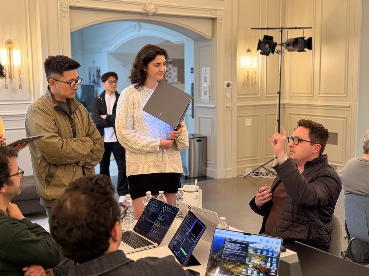 ChristyWang tweet media