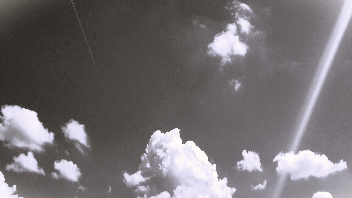 uno_come_tanti_'s tweet image. ...E poi si impara anche ad aspettare.
Cambierà.
...
📷#blackandwhite #cielo #inthesky