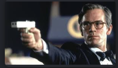 el episodio del tirador alojándose en el hotel donde se hizo la cena de la que participó Trump ya está contado en la película de Clint Eastwood, En la Línea de Fuego.