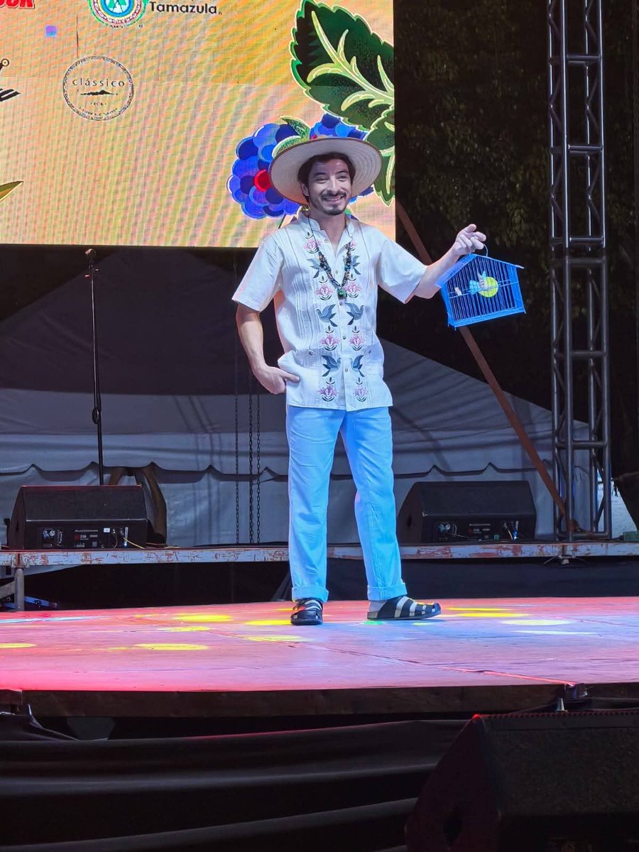 ManuelitoAAA's tweet photo. Tuve la maravillosa oportunidad de participar en la pasarela de modas "Puntadas de tradición" realizado en el "Festival Gastronómico Cultural Caña, Sones y Sabores" organizado por el Gobierno Municipal de Cuauhtémoc https://t.co/3jgPyr0wkm