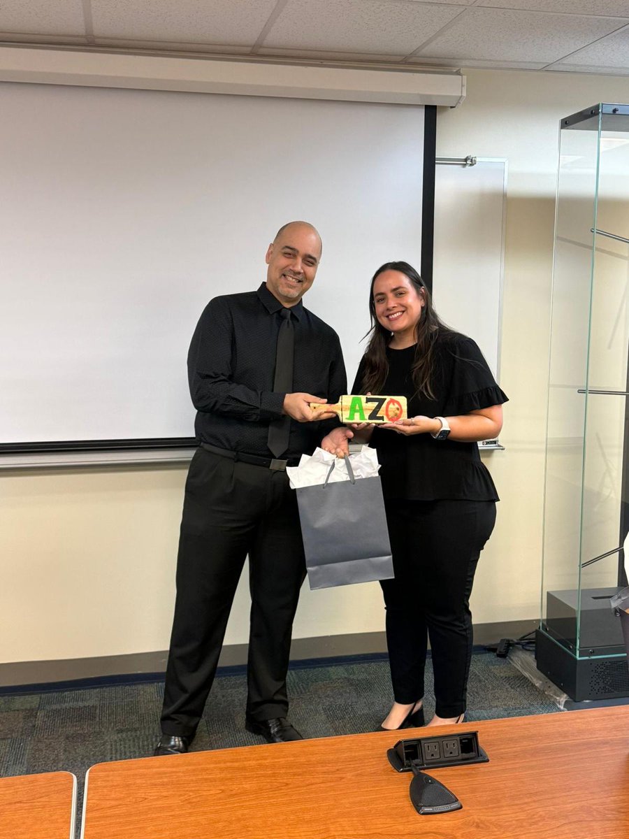 CFPR2's tweet photo. El pasado jueves, 23/04/26, la administración del Barry and Judy Silverman College of Pharmacy llevó a cabo el evento titulado “Professionalism and Passing the Torch”. https://t.co/tJWWZgJmIc
