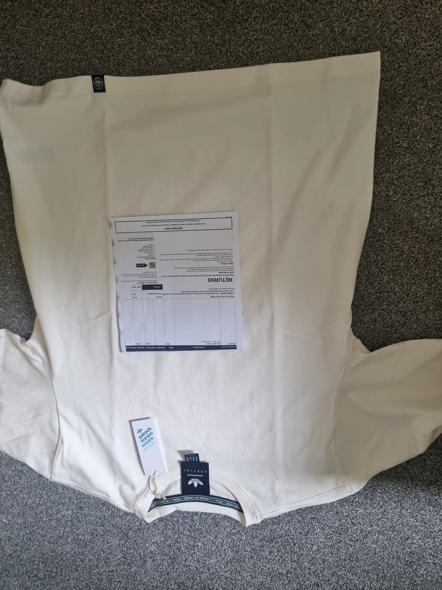 MartinTully_'s tweet photo. @adiFamily_ for sale - Mod t-shirt in medium. Know everyone said size down but I'm med-large but this is way too big. Just want my money back. Cost me £55.99. I will do for £60 all in - that includes how much it cost plus will send to you how ever you want me to https://t.co/SINL8sLSJw