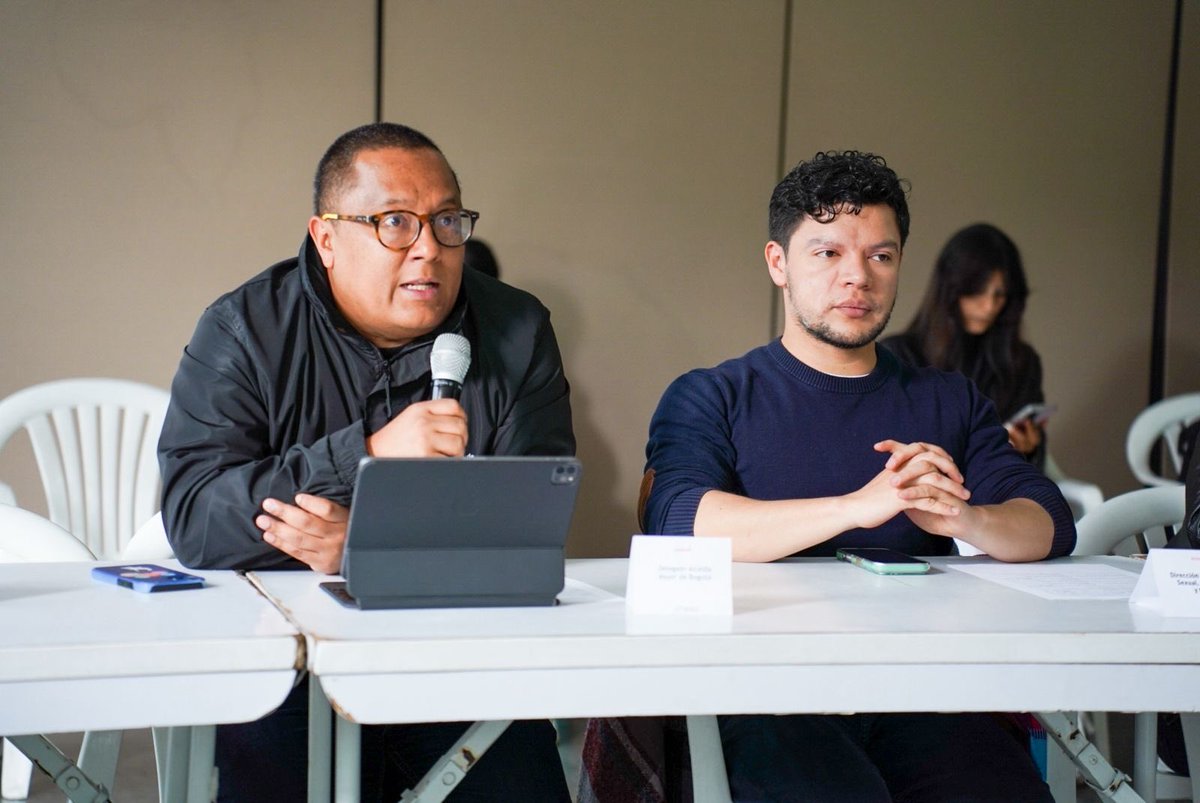 SePuedeSer's tweet photo. #AquíSíPasa | Se realizó la Primera Sesión Ordinaria 2026 de la Comisión Intersectorial de Diversidad Sexual (CIDS), espacio clave para la articulación institucional en la garantía de derechos de personas LGBTI en Bogotá. 🌈 https://t.co/2pFI3x00d9