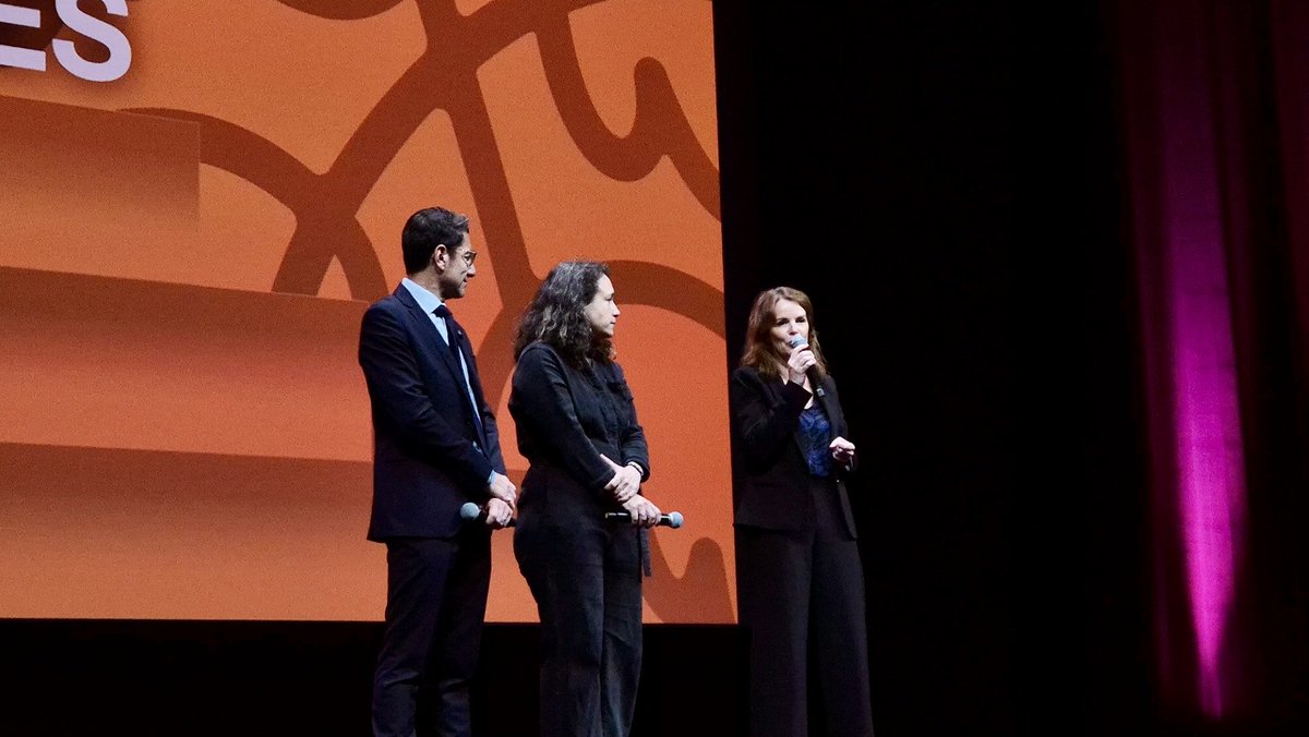 NatachaChicot's tweet photo. #CANNESERIES Au cœur du Palais des Festivals, pour découvrir la web-série réalisée par les lycéens de l’académie de Nice. Un projet collaboratif et une immersion dans la création audiovisuelle avec, pour certains, une participation au jury officiel. Bravo à tous ! https://t.co/h7C5B1CrjN