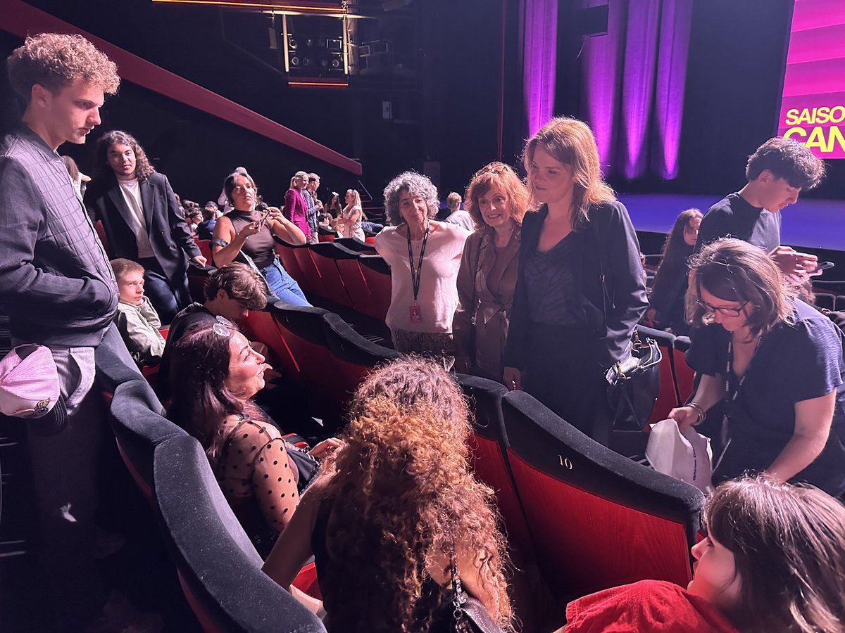 NatachaChicot's tweet photo. #CANNESERIES Au cœur du Palais des Festivals, pour découvrir la web-série réalisée par les lycéens de l’académie de Nice. Un projet collaboratif et une immersion dans la création audiovisuelle avec, pour certains, une participation au jury officiel. Bravo à tous ! https://t.co/h7C5B1CrjN
