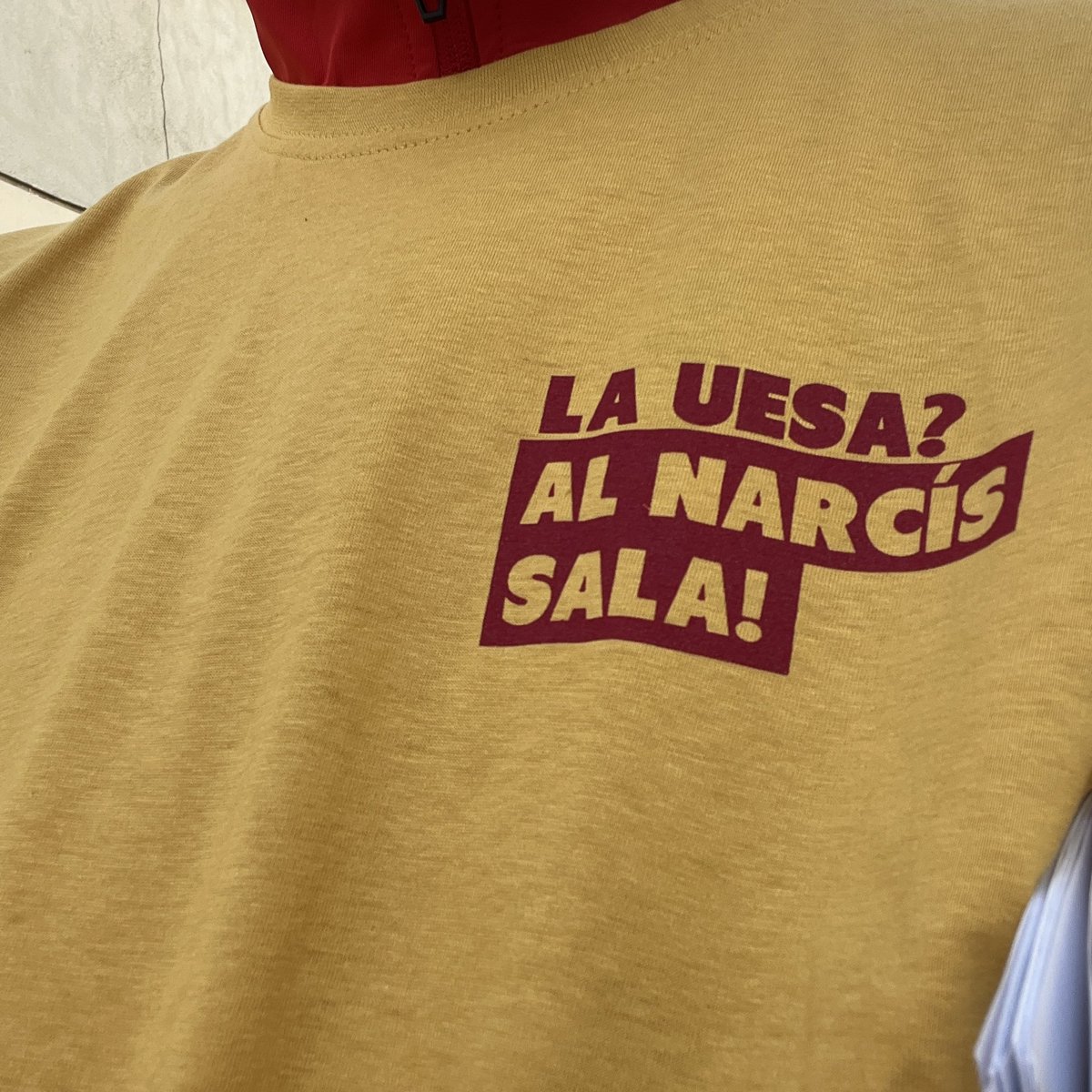 6 mesos de mitja hora de L4 cada dues setmanes vs 3 dies d'un poble sencer volcat amb el seu club.

Sempre a remolc, agafats de la ma del papa per creuar la carretera.