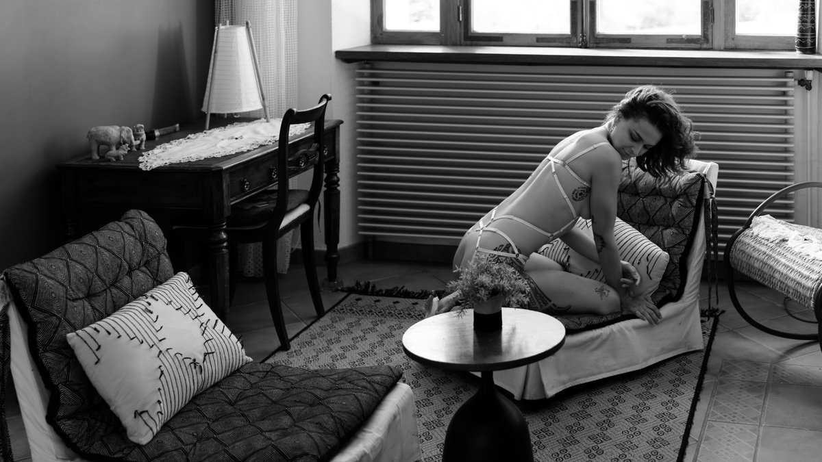 coyote_104's tweet photo. #photographer #photography #photoshoot #nudeart Rebeka https://t.co/7RrywHURld