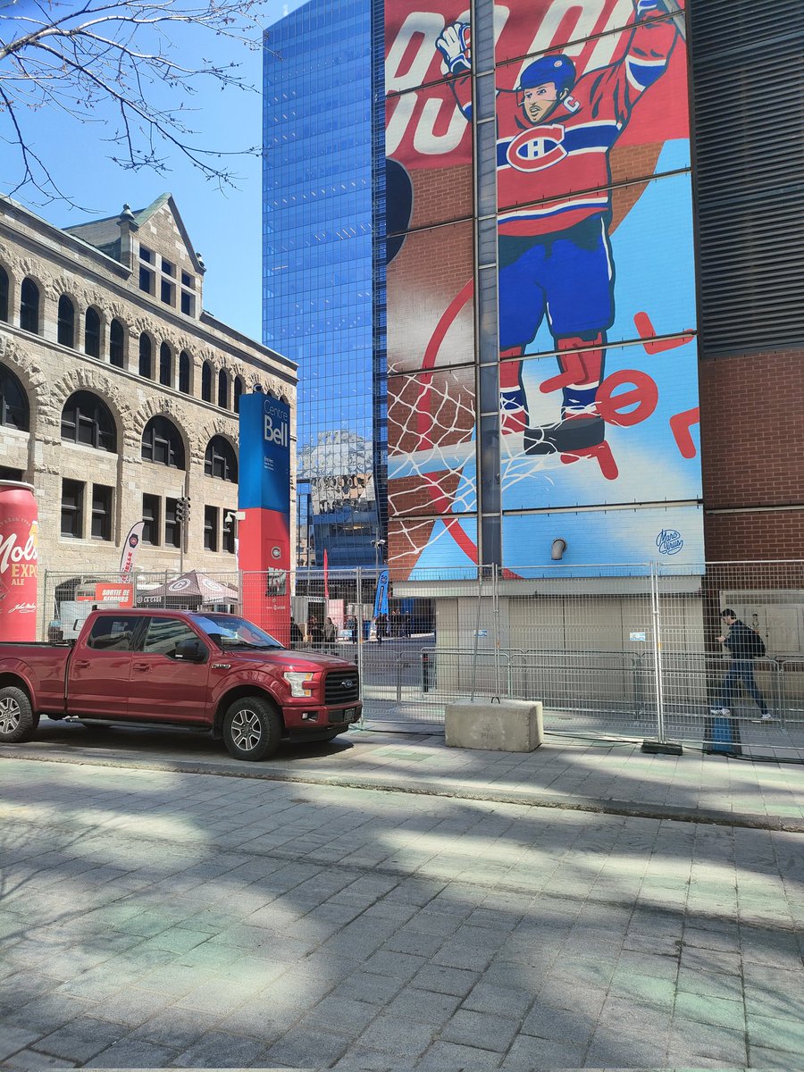 thefrenchdawn's tweet image. Un rêve qui est devenu réalité 🏒 Fan de hockey et de NHL depuis des années… et enfin vivre ça au Centre Bell, avec une ambiance incroyable. Frissons du début à la fin 🔥 Vivre la #NHL en vrai, ça n’a rien à voir. Une expérience unique 🇨🇦 #Montreal #IceHockey #GoHabsGo