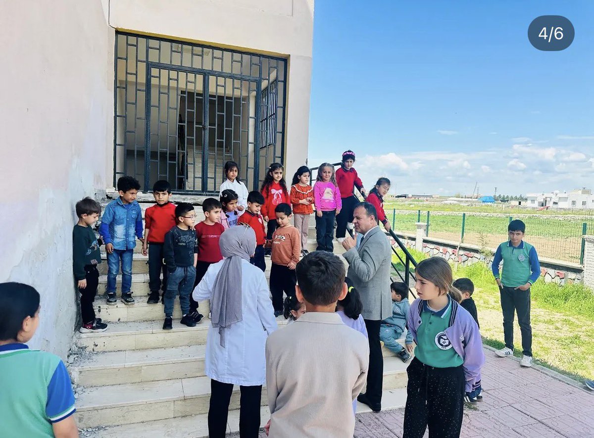 Kocatepe47's tweet photo. İlçe Milli Eğitim Müdürümüz Sn.Cengiz KILIÇ okulumuzu ziyaret ederek öğrenci ve öğretmenlerimizle bir araya geldiler.Ziyaretleri ve her daim gösterdikleri yakın ilgileri sebebiyle Sn.Müdürümüze şükranlarımızı sunarız.
@ali_eyyupkoca 
@SuleymnAKIN 
@makdag47 
@klcengiz https://t.co/wieVfEJYTW