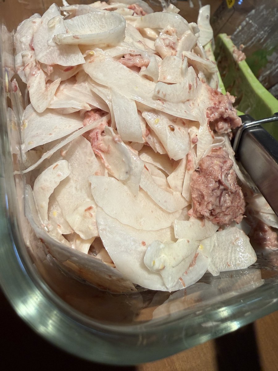 RioAkagi3's tweet photo. 教えてもらった新玉ねぎコンビーフ！！
うんまっ！！！これはリピ確！！ https://t.co/8AkAAW2Nfe