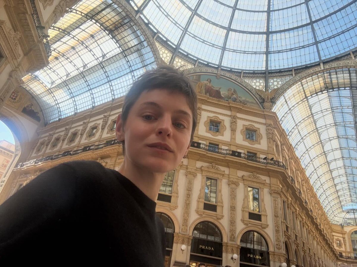 Emma Corrin Brasil | Fã-site tweet media