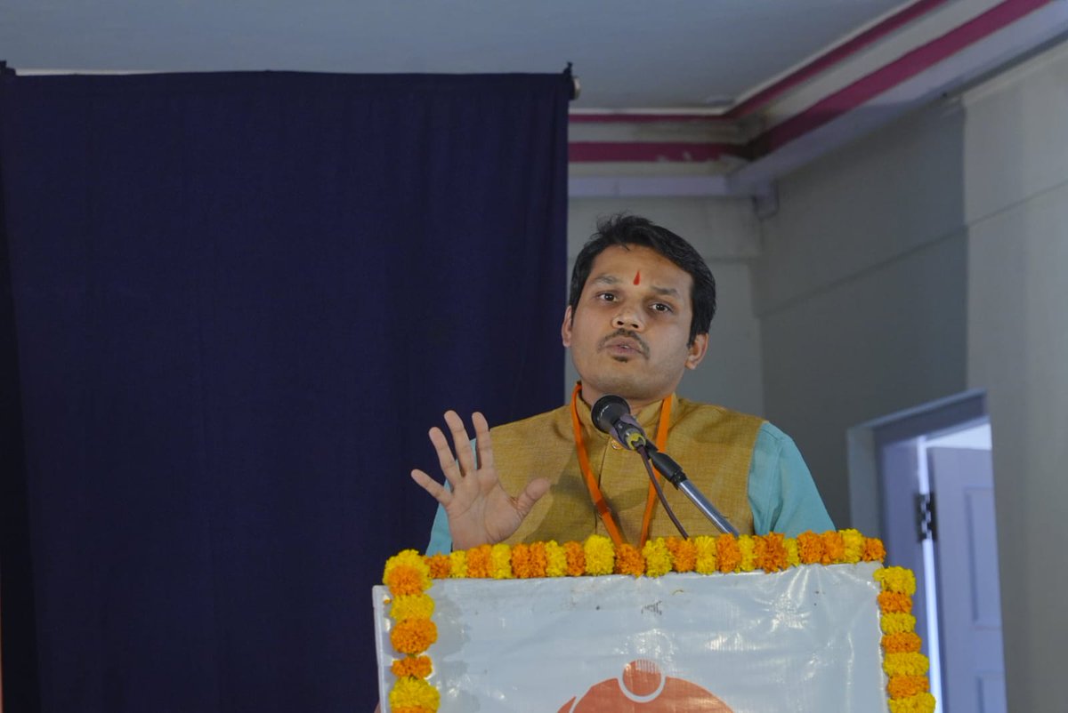 Mohan_HJS's tweet photo. The Virajpet Taluk Temple Convention was successfully held to protect temples, spread Dharma awareness through temples, and strengthen Hindu society.

Protect temples. Preserve traditions. Awaken Dharma. 🚩 #Virajpet #TempleConvention #Dharma #TempleProtection https://t.co/RC2T1Xrp3b