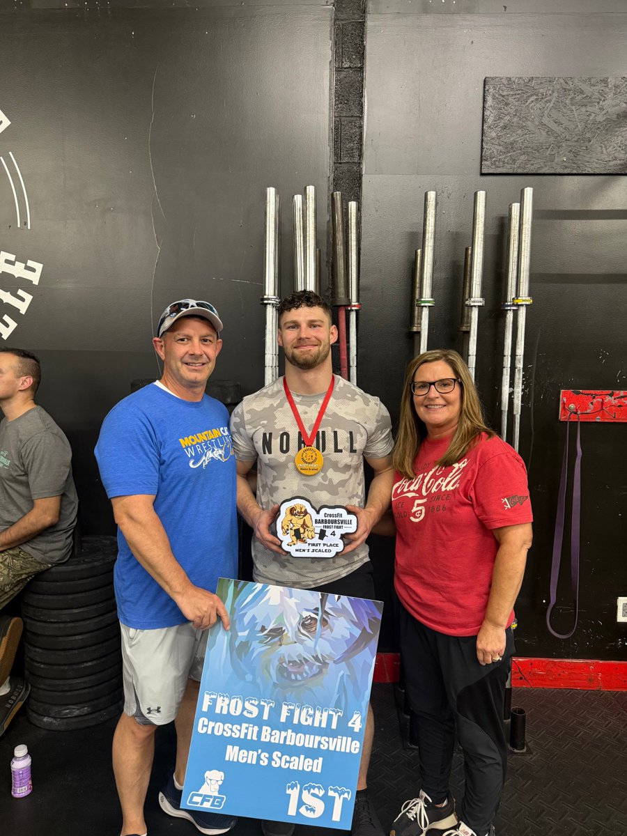 david_marko72's tweet photo. Logan’s first CrossFit event championship!  Great job Logan!! https://t.co/K06e3QKNzj