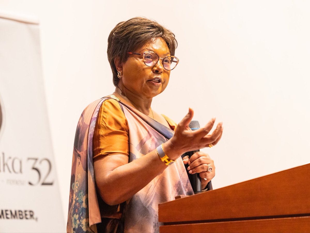 Le Canapé tweet media