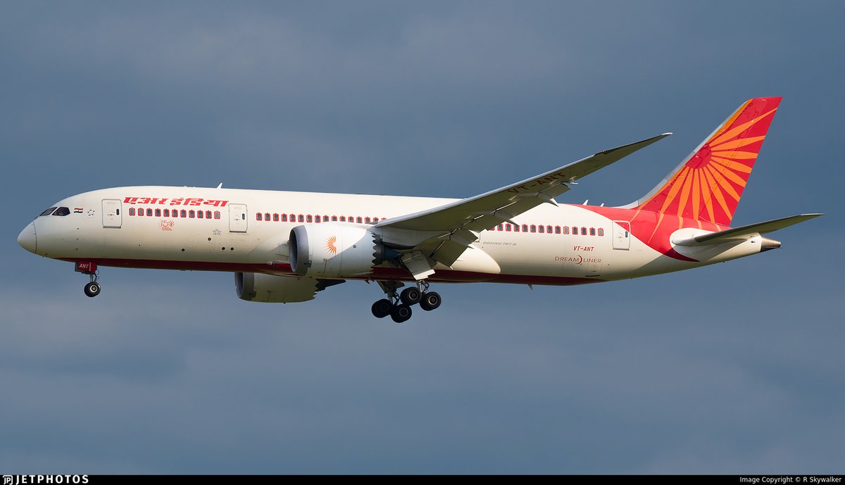 Vinamralongani's tweet image. The retrofit of @airindia's VT-ANT marks the beginning of the end for the old B787 livery and the broken seats, non working IFE and dated cabins that defined government owned Air India.
And that new livery on VT-ANT? Absolutely gorgeous. 
Can’t wait to fly it.
#AvGeek