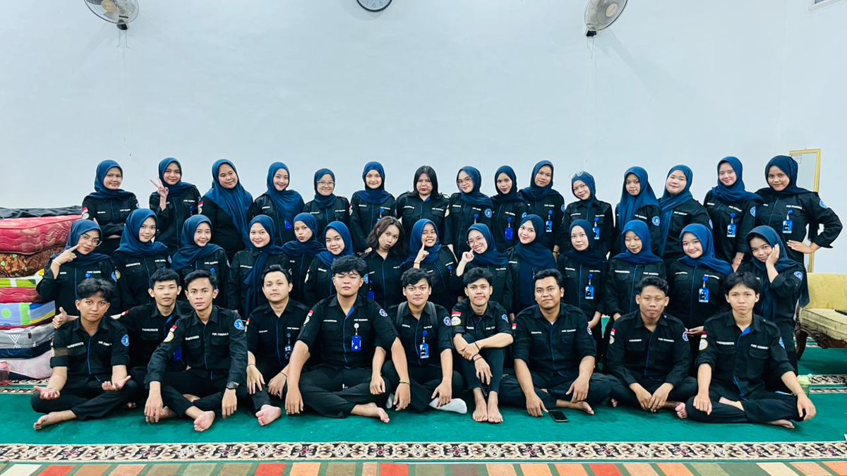 Hmjep_unsil's tweet photo. Triwulan I HMJ-EP 2026 
Awal langkah yang diisi dengan karya, kolaborasi, dan kontribusi nyata 🌱
Terima kasih untuk setiap peran yang sudah terlibat 🤍
Selanjutnya, kita melangkah lebih jauh dan berdampak lebih besar.

#hmjepunsil
#kabinetNavakarsa 
#salamkokojo 
#rapattriwulan https://t.co/4FEphOcgTh