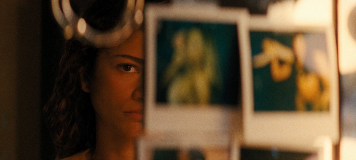 screencaps tweet media