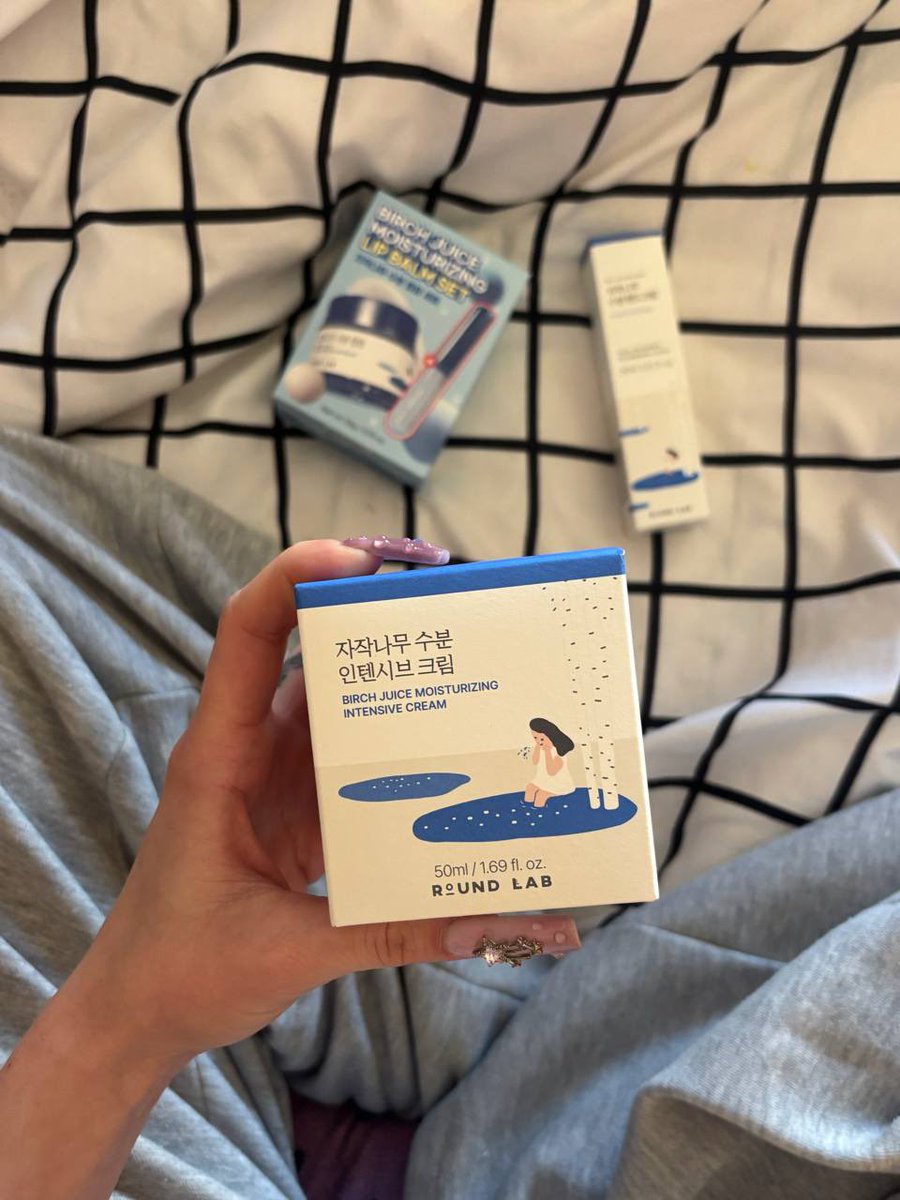 аня кчау tweet media