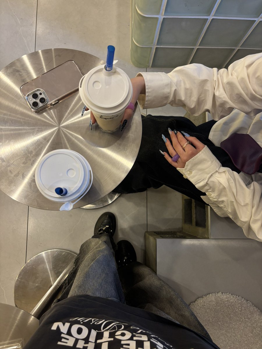 аня кчау tweet media